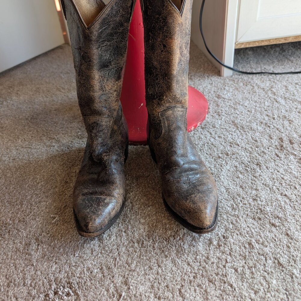 W - Picture 6 of 11